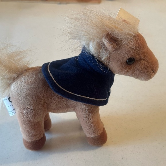 2015 Nellie Wells Fargo Plush Horse with Navy Blanket 6.5”w x 6”L - Picture 3 of 7